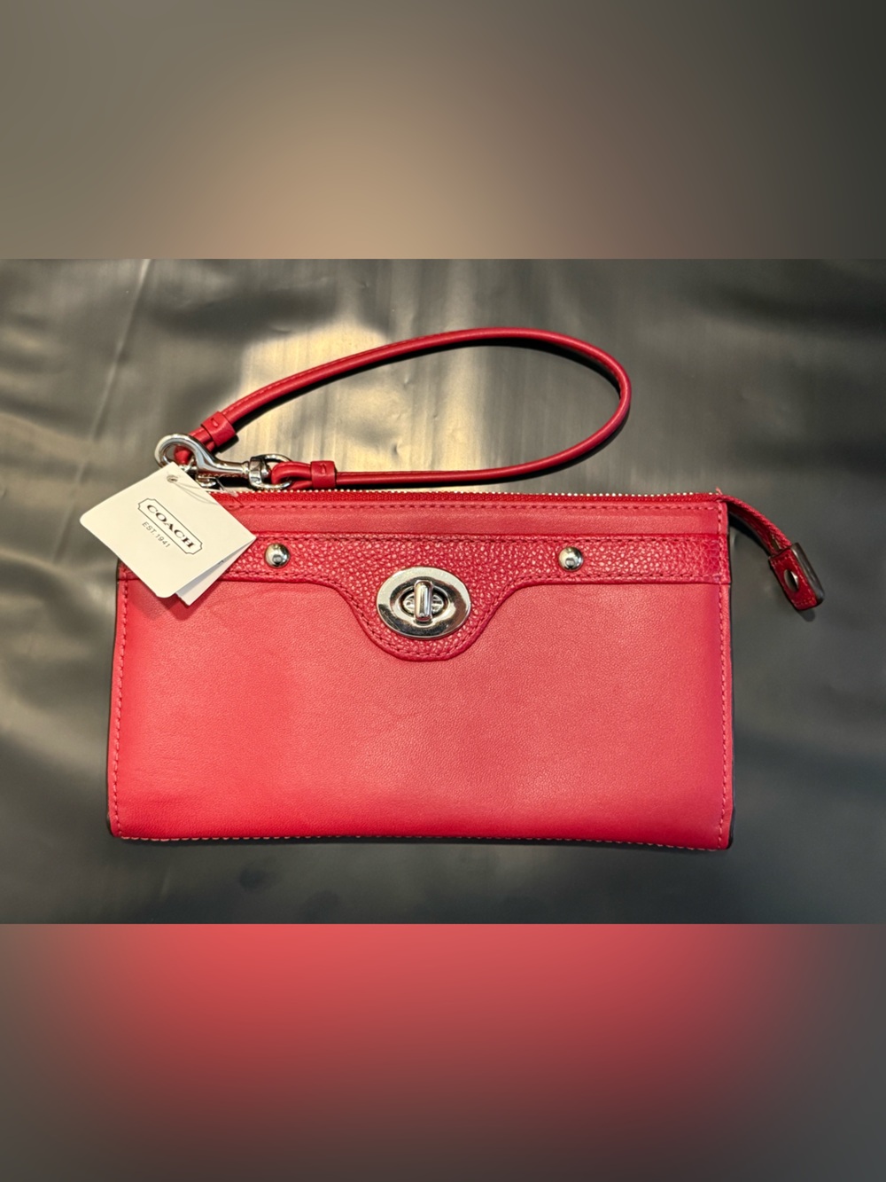Coach Penelope Red Leather Turnlock Zip 
Wristlet F45647